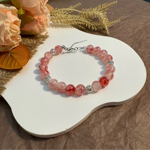 Pink Marbled-Patten Beaded Bracelet - Picture 3 of 5